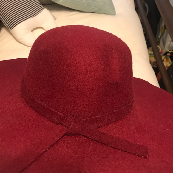 Purple Plum hat with side knot - Picture 2 of 2